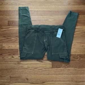 NWT Hard Tail Women’s Cargo ankle leggings size medium, hunter green color